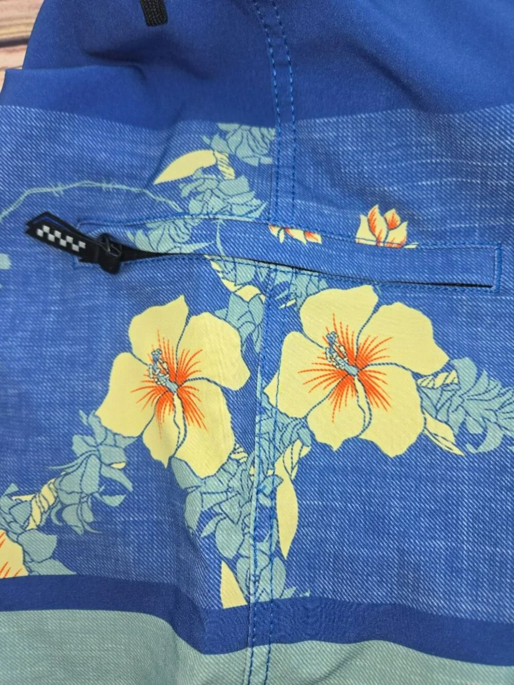 Vans Mens Blue Hibiscus Printed Board Shorts Size 30